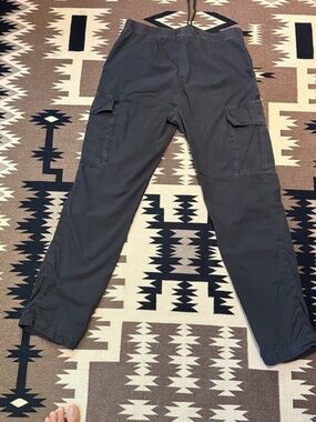 JAMES PERSE FADED BLACK RIPSOP CARGO PANTS - SIZE 2